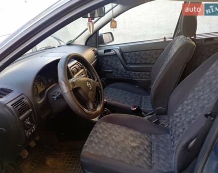 Серый Опель Астра, объемом двигателя 1.6 л и пробегом 193 тыс. км за 3400 $, фото 12 на Automoto.ua