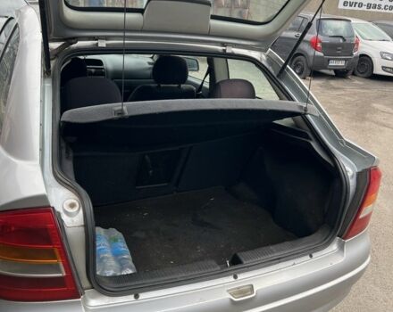 Серый Опель Астра, объемом двигателя 1.6 л и пробегом 368 тыс. км за 1183 $, фото 2 на Automoto.ua