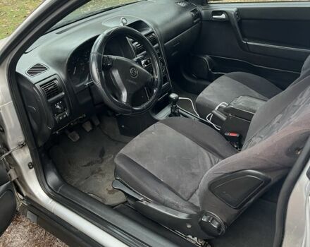 Серый Опель Астра, объемом двигателя 1.6 л и пробегом 368 тыс. км за 1650 $, фото 7 на Automoto.ua