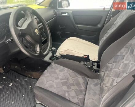 Сірий Опель Астра, об'ємом двигуна 1.39 л та пробігом 120 тис. км за 2500 $, фото 8 на Automoto.ua