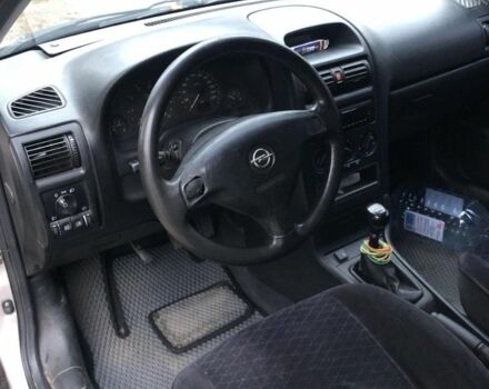 Серый Опель Астра, объемом двигателя 1.4 л и пробегом 400 тыс. км за 2200 $, фото 2 на Automoto.ua