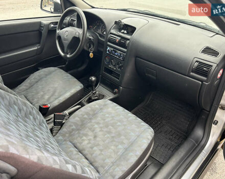 Серый Опель Астра, объемом двигателя 2 л и пробегом 362 тыс. км за 2100 $, фото 15 на Automoto.ua