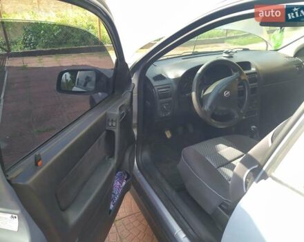 Сірий Опель Астра, об'ємом двигуна 1.7 л та пробігом 250 тис. км за 2200 $, фото 5 на Automoto.ua