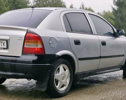 Серый Опель Астра, объемом двигателя 1.7 л и пробегом 170 тыс. км за 1900 $, фото 5 на Automoto.ua