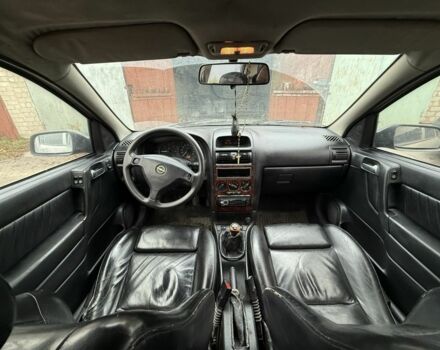 Серый Опель Астра, объемом двигателя 1.7 л и пробегом 350 тыс. км за 1700 $, фото 6 на Automoto.ua