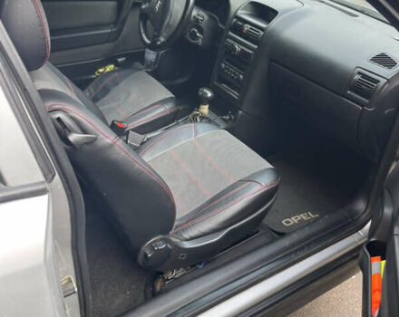 Серый Опель Астра, объемом двигателя 1.6 л и пробегом 257 тыс. км за 3500 $, фото 9 на Automoto.ua