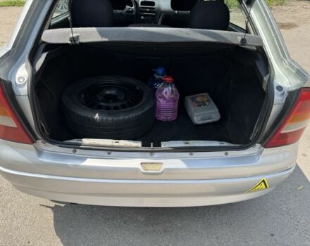 Серый Опель Астра, объемом двигателя 1.6 л и пробегом 301 тыс. км за 3400 $, фото 7 на Automoto.ua