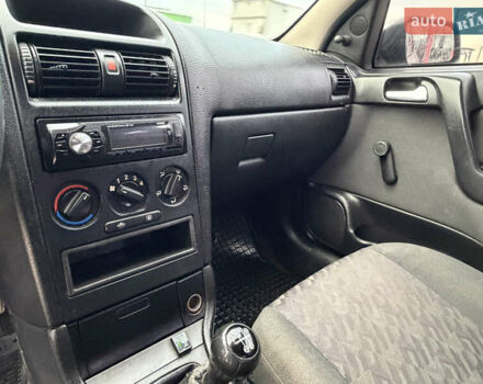 Сірий Опель Астра, об'ємом двигуна 1.6 л та пробігом 256 тис. км за 2200 $, фото 15 на Automoto.ua