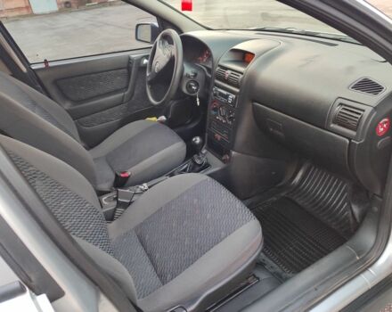 Серый Опель Астра, объемом двигателя 1.6 л и пробегом 288 тыс. км за 3900 $, фото 10 на Automoto.ua