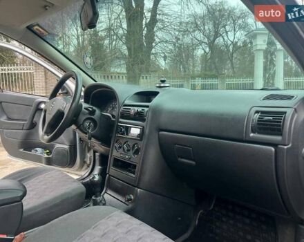 Серый Опель Астра, объемом двигателя 1.6 л и пробегом 290 тыс. км за 3300 $, фото 11 на Automoto.ua