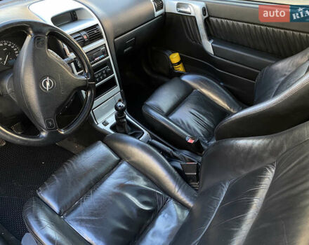 Серый Опель Астра, объемом двигателя 1.69 л и пробегом 375 тыс. км за 3600 $, фото 3 на Automoto.ua