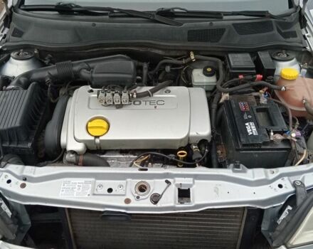 Серый Опель Астра, объемом двигателя 1.6 л и пробегом 300 тыс. км за 1950 $, фото 6 на Automoto.ua