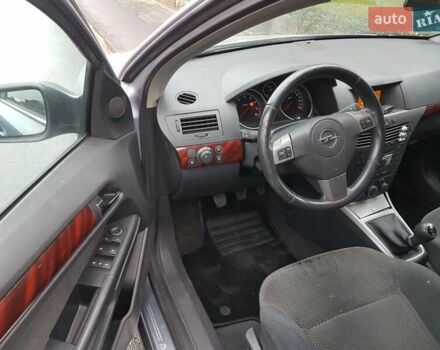 Серый Опель Астра, объемом двигателя 1.6 л и пробегом 192 тыс. км за 5700 $, фото 2 на Automoto.ua