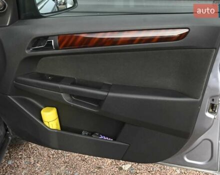 Серый Опель Астра, объемом двигателя 1.6 л и пробегом 188 тыс. км за 4500 $, фото 25 на Automoto.ua