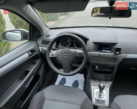 Серый Опель Астра, объемом двигателя 1.6 л и пробегом 214 тыс. км за 5650 $, фото 19 на Automoto.ua