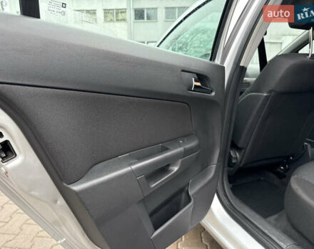 Серый Опель Астра, объемом двигателя 1.6 л и пробегом 168 тыс. км за 5100 $, фото 34 на Automoto.ua