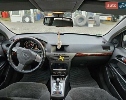 Серый Опель Астра, объемом двигателя 1.6 л и пробегом 194 тыс. км за 5200 $, фото 2 на Automoto.ua