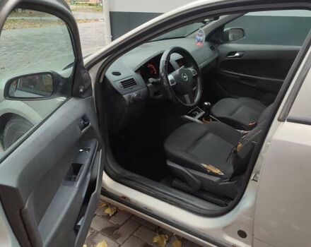 Серый Опель Астра, объемом двигателя 1.6 л и пробегом 252 тыс. км за 3500 $, фото 2 на Automoto.ua