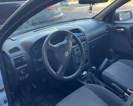 Серый Опель Астра, объемом двигателя 1.6 л и пробегом 266 тыс. км за 2700 $, фото 4 на Automoto.ua