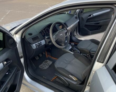 Серый Опель Астра, объемом двигателя 1.6 л и пробегом 291 тыс. км за 3700 $, фото 4 на Automoto.ua