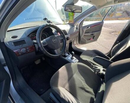 Серый Опель Астра, объемом двигателя 1.6 л и пробегом 279 тыс. км за 4550 $, фото 3 на Automoto.ua