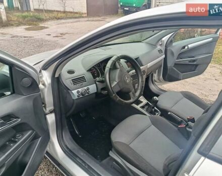 Серый Опель Астра, объемом двигателя 1.6 л и пробегом 251 тыс. км за 4000 $, фото 12 на Automoto.ua