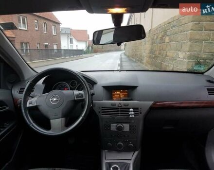 Серый Опель Астра, объемом двигателя 1.6 л и пробегом 192 тыс. км за 5700 $, фото 1 на Automoto.ua