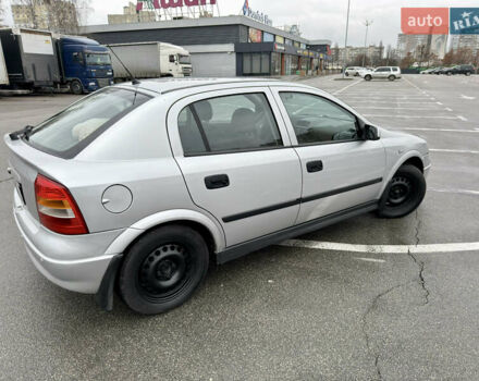 Серый Опель Астра, объемом двигателя 1.6 л и пробегом 179 тыс. км за 5200 $, фото 3 на Automoto.ua