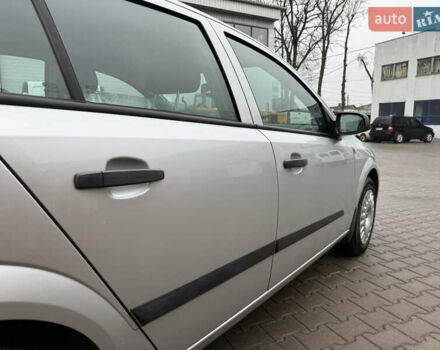 Серый Опель Астра, объемом двигателя 1.6 л и пробегом 168 тыс. км за 5100 $, фото 17 на Automoto.ua