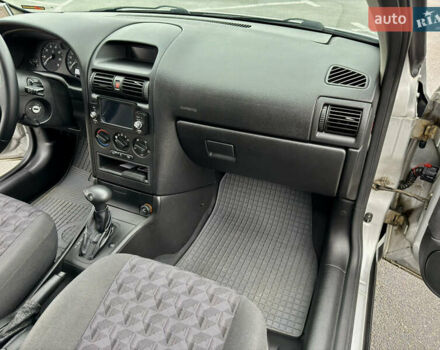 Серый Опель Астра, объемом двигателя 1.6 л и пробегом 179 тыс. км за 5200 $, фото 8 на Automoto.ua