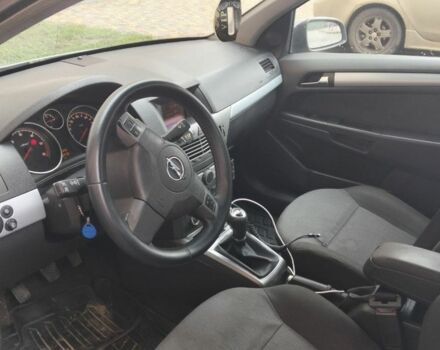 Серый Опель Астра, объемом двигателя 1.7 л и пробегом 370 тыс. км за 3500 $, фото 2 на Automoto.ua