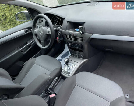 Серый Опель Астра, объемом двигателя 1.6 л и пробегом 214 тыс. км за 5650 $, фото 17 на Automoto.ua