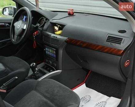 Серый Опель Астра, объемом двигателя 1.6 л и пробегом 188 тыс. км за 4500 $, фото 26 на Automoto.ua