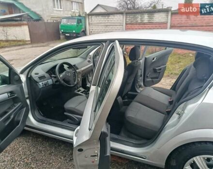 Серый Опель Астра, объемом двигателя 1.6 л и пробегом 251 тыс. км за 4000 $, фото 6 на Automoto.ua