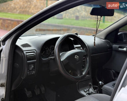 Серый Опель Астра, объемом двигателя 1.6 л и пробегом 183 тыс. км за 4100 $, фото 16 на Automoto.ua