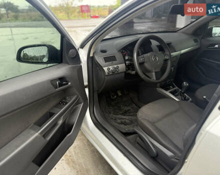 Опель Астра 2004 в Новом Буге на Automoto.ua Серый Опель Астра, объемом двигателя 1.36 л и пробегом 215 тыс. км за 3900 $, фото 6 на Automoto.ua