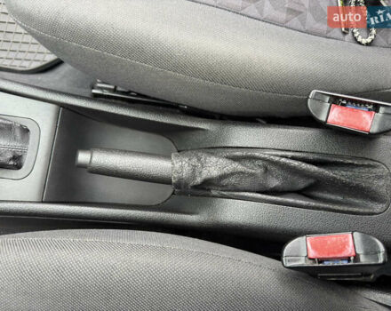 Серый Опель Астра, объемом двигателя 1.6 л и пробегом 179 тыс. км за 5200 $, фото 26 на Automoto.ua