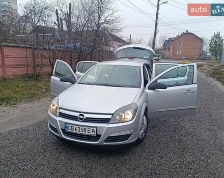Серый Опель Астра, объемом двигателя 1.6 л и пробегом 251 тыс. км за 4000 $, фото 3 на Automoto.ua