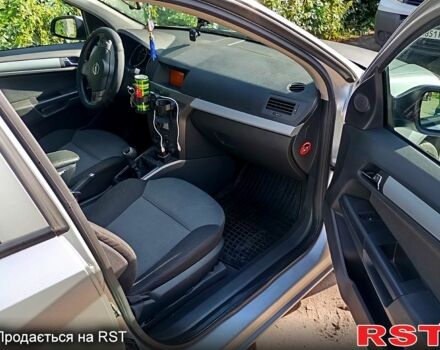 Серый Опель Астра, объемом двигателя 1.6 л и пробегом 200 тыс. км за 5700 $, фото 4 на Automoto.ua