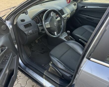 Серый Опель Астра, объемом двигателя 1.6 л и пробегом 238 тыс. км за 4200 $, фото 11 на Automoto.ua