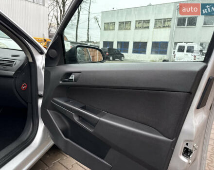 Серый Опель Астра, объемом двигателя 1.6 л и пробегом 168 тыс. км за 5100 $, фото 45 на Automoto.ua