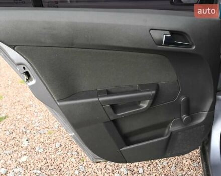 Серый Опель Астра, объемом двигателя 1.6 л и пробегом 188 тыс. км за 4500 $, фото 18 на Automoto.ua