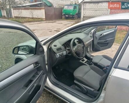 Серый Опель Астра, объемом двигателя 1.6 л и пробегом 251 тыс. км за 4000 $, фото 7 на Automoto.ua