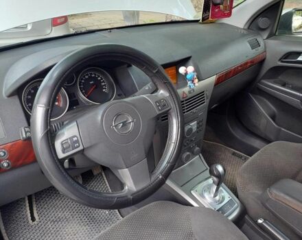 Серый Опель Астра, объемом двигателя 1.6 л и пробегом 210 тыс. км за 5000 $, фото 3 на Automoto.ua