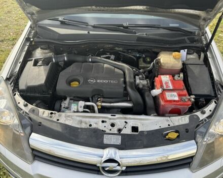 Опель Астра 2004 у Виноградове на Automoto.ua Сірий Опель Астра, об'ємом двигуна 1.7 л та пробігом 206 тис. км за 2498 $, фото 5 на Automoto.ua