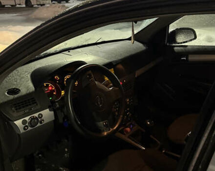 Серый Опель Астра, объемом двигателя 1.7 л и пробегом 370 тыс. км за 3200 $, фото 5 на Automoto.ua