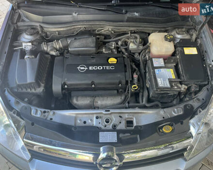 Серый Опель Астра, объемом двигателя 1.6 л и пробегом 260 тыс. км за 4400 $, фото 9 на Automoto.ua