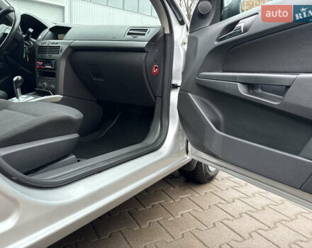 Серый Опель Астра, объемом двигателя 1.6 л и пробегом 168 тыс. км за 5100 $, фото 47 на Automoto.ua