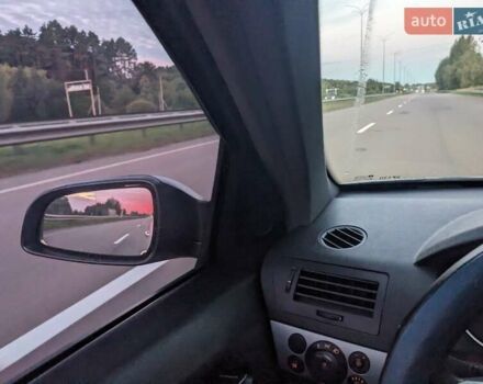 Серый Опель Астра, объемом двигателя 1.6 л и пробегом 200 тыс. км за 3900 $, фото 2 на Automoto.ua