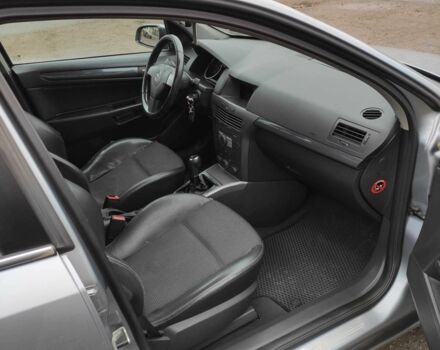 Серый Опель Астра, объемом двигателя 1.9 л и пробегом 353 тыс. км за 5850 $, фото 11 на Automoto.ua